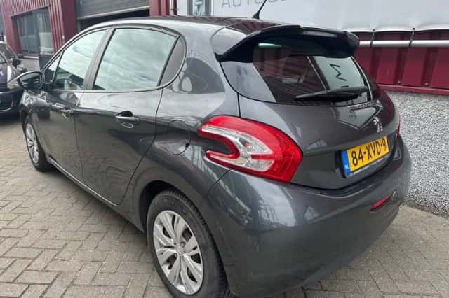 Peugeot 208 (2012) thumbnail 6