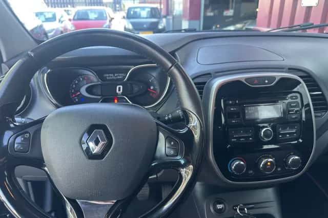 Renault Captur (2016) thumbnail 6