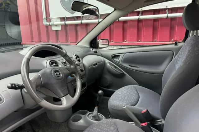 Toyota Yaris (2002) thumbnail 6