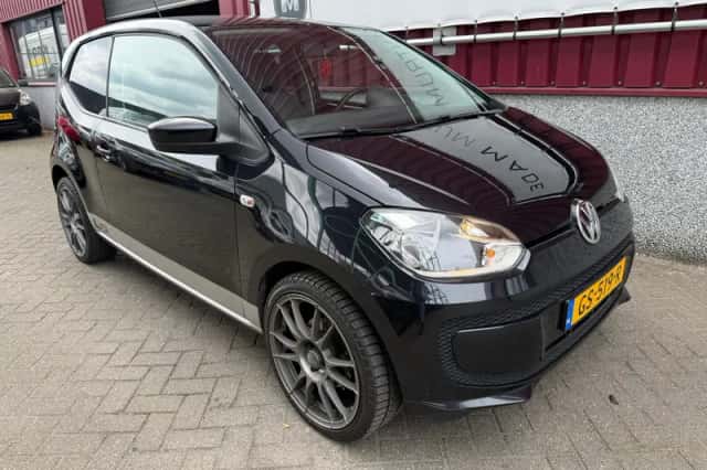 Volkswagen Up! (2012) thumbnail 6