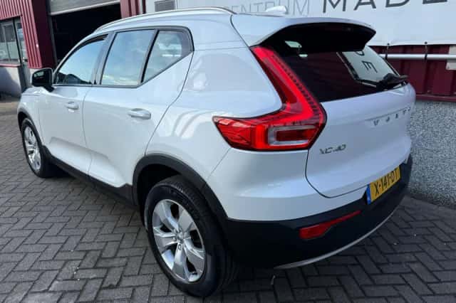 Volvo XC40 (2021) thumbnail 5