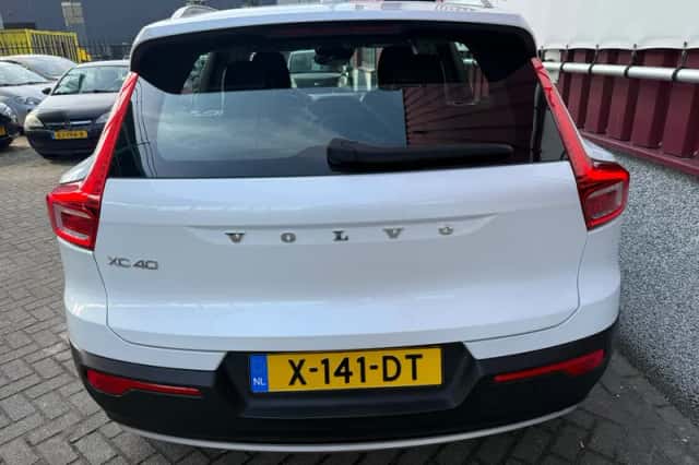 Volvo XC40 (2021) thumbnail 6
