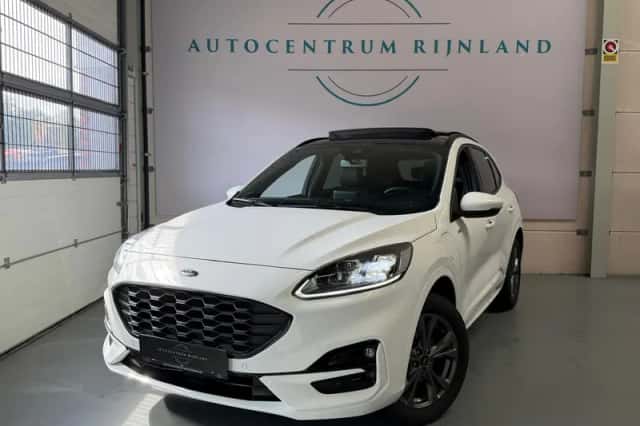 Ford Kuga (2023) thumbnail 1