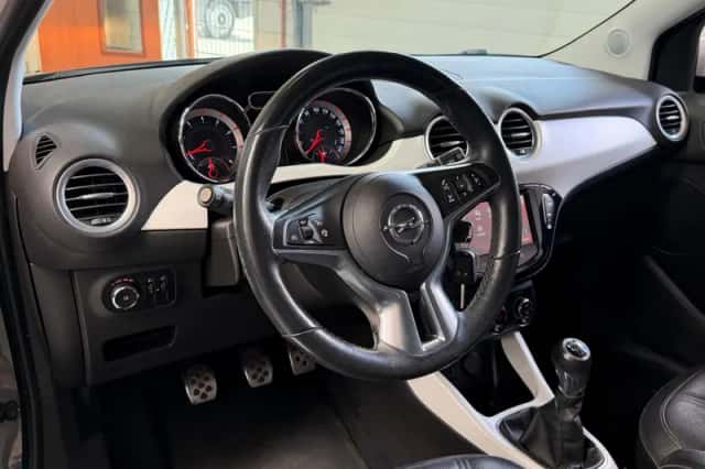 Opel Adam (2013) thumbnail 2