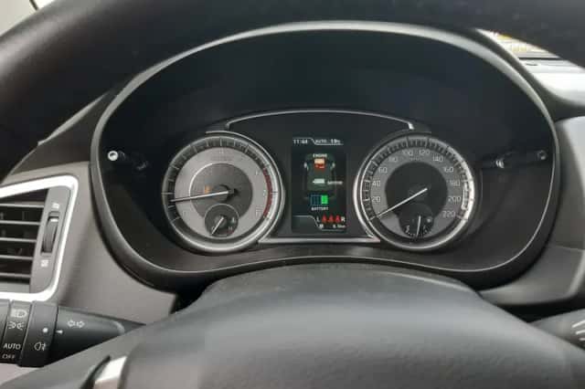 Suzuki S-Cross (2023) thumbnail 4