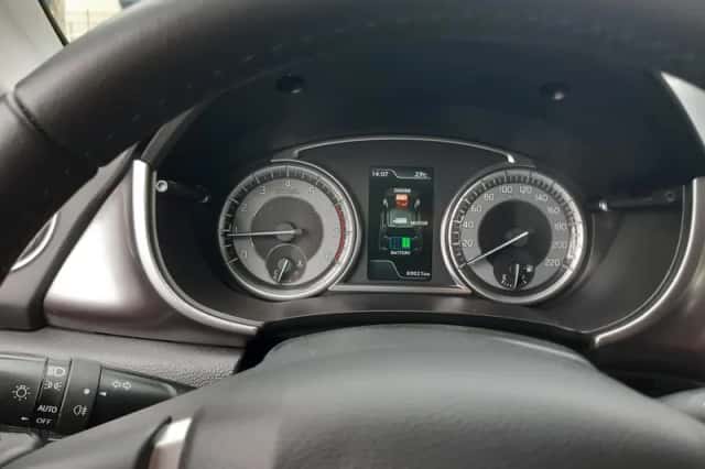 Suzuki Vitara (2022) thumbnail 4