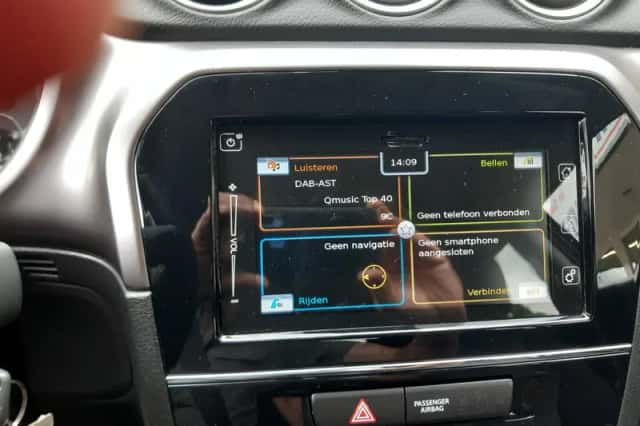 Suzuki Vitara (2022) thumbnail 6