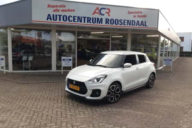 Suzuki Swift (2022) thumbnail 1