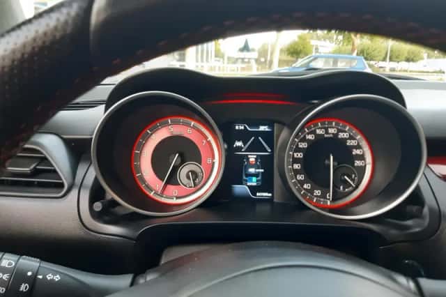 Suzuki Swift (2022) thumbnail 5