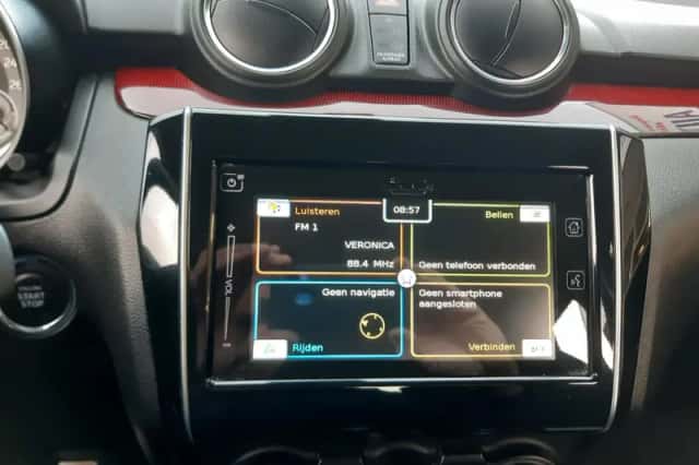 Suzuki Swift (2022) thumbnail 6