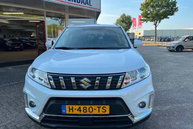 Suzuki Vitara (2020) thumbnail 2
