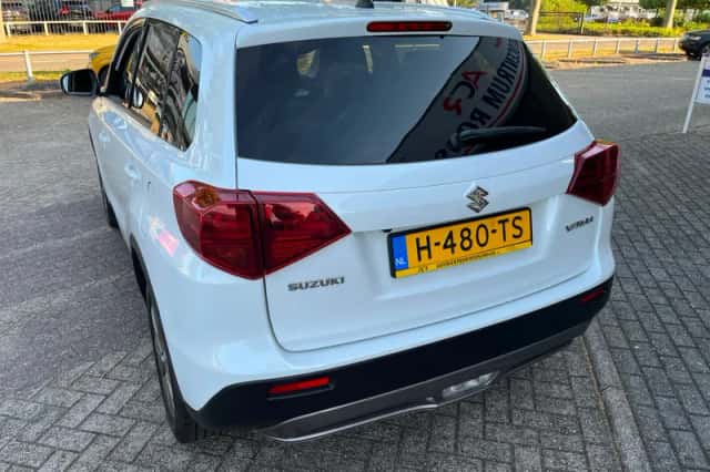 Suzuki Vitara (2020) thumbnail 3
