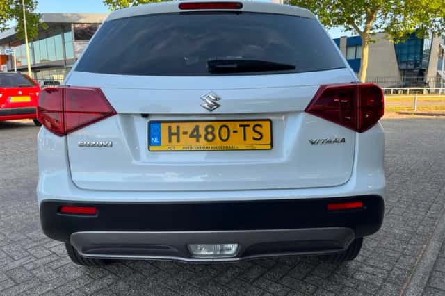 Suzuki Vitara (2020) thumbnail 5