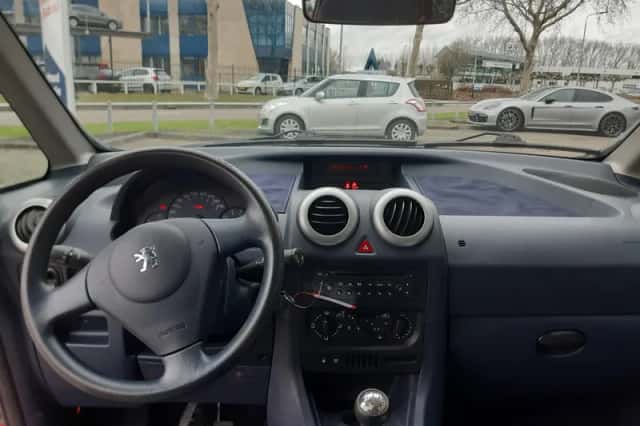 Peugeot 1007 (2006) thumbnail 3
