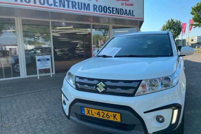 Suzuki Vitara (2017) thumbnail 2