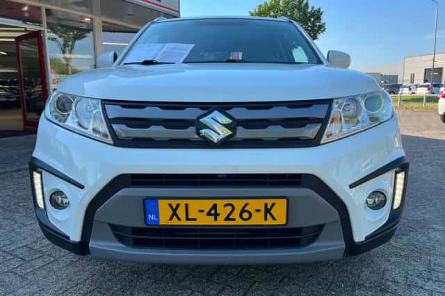 Suzuki Vitara (2017) thumbnail 3