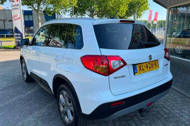 Suzuki Vitara (2017) thumbnail 5