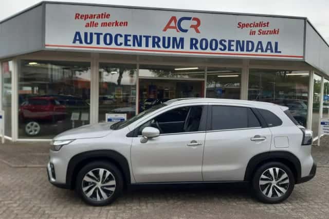 Suzuki S-CROSS (2023) thumbnail 2