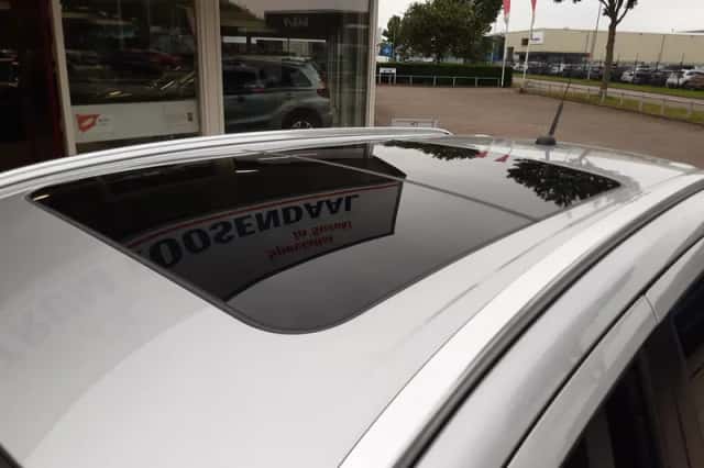 Suzuki S-CROSS (2023) thumbnail 5