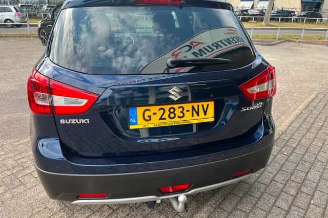 Suzuki S-Cross (2018) thumbnail 6