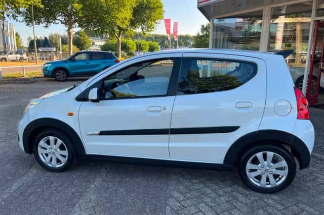 Suzuki Alto (2009) thumbnail 3