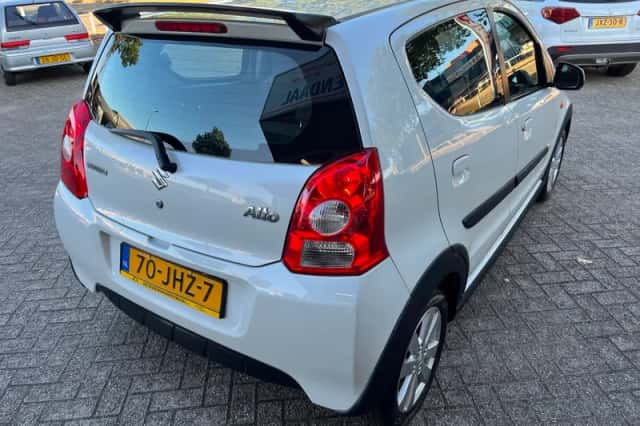 Suzuki Alto (2009) thumbnail 6