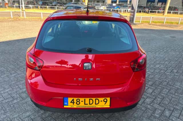SEAT Ibiza (2010) thumbnail 5