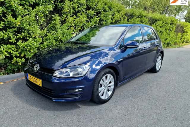 Volkswagen Golf (2016) thumbnail 1