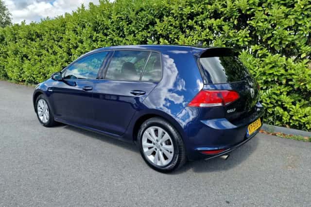 Volkswagen Golf (2016) thumbnail 3