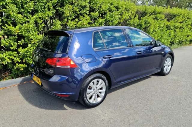 Volkswagen Golf (2016) thumbnail 4