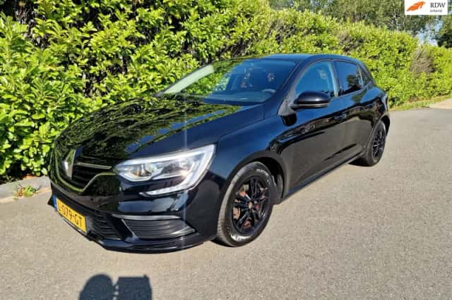 Renault Mégane (2016) thumbnail 1