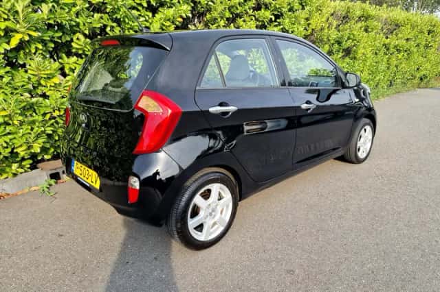 Kia Picanto (2013) thumbnail 3