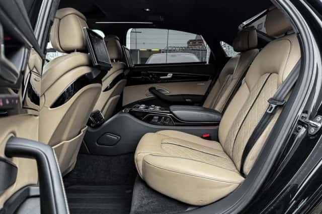 Audi A8 (2013) thumbnail 2