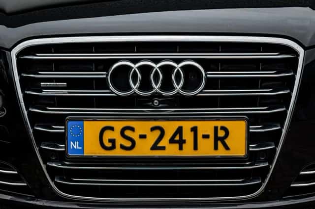 Audi A8 (2013) thumbnail 6