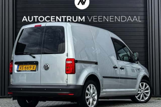 Volkswagen Caddy (2016) thumbnail 3