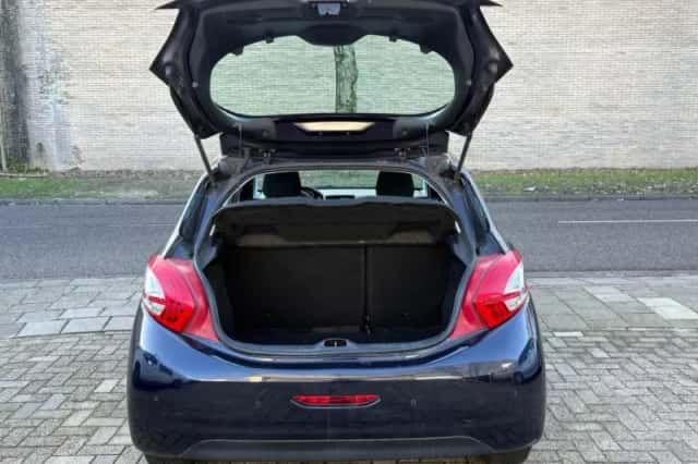 Peugeot 208 (2014) thumbnail 4