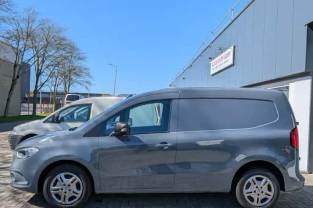 Mercedes-Benz Citan (2023) thumbnail 2