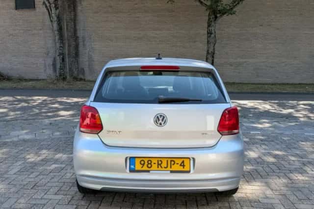 Volkswagen Polo (2011) thumbnail 5
