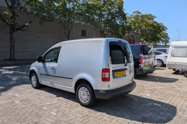 Volkswagen Caddy (2015) thumbnail 3