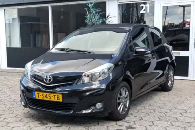 Toyota Yaris (2014) thumbnail 1