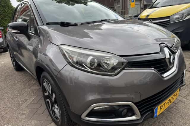 Renault Captur (2016) thumbnail 2