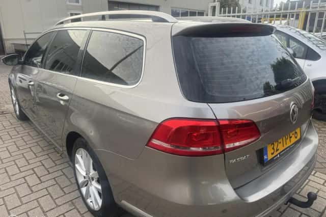 Volkswagen Passat (2012) thumbnail 4