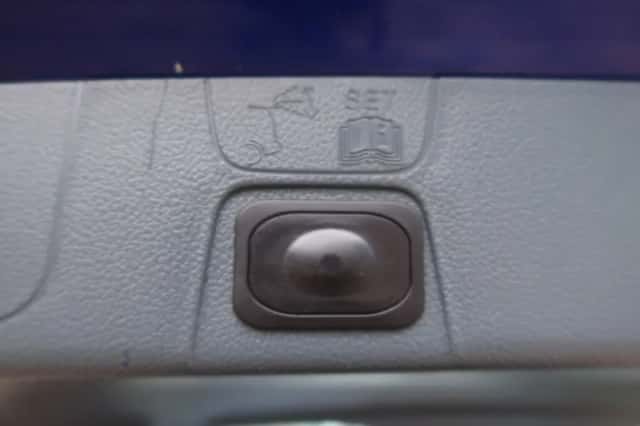 Ford C-Max (2015) thumbnail 12