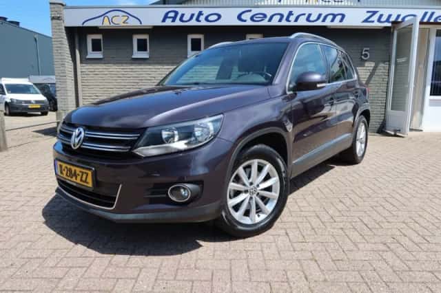 Volkswagen Tiguan (2016) thumbnail 1