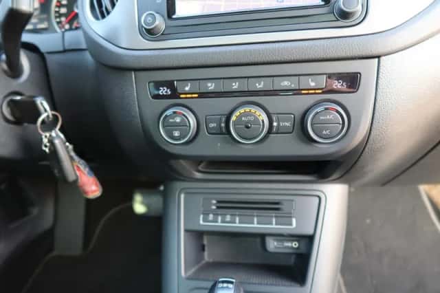 Volkswagen Tiguan (2016) thumbnail 19