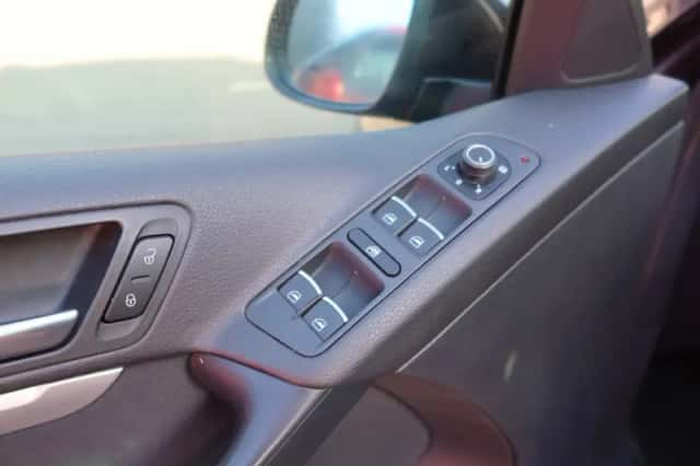 Volkswagen Tiguan (2016) thumbnail 21