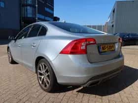 Volvo S60 (2017) thumbnail 2