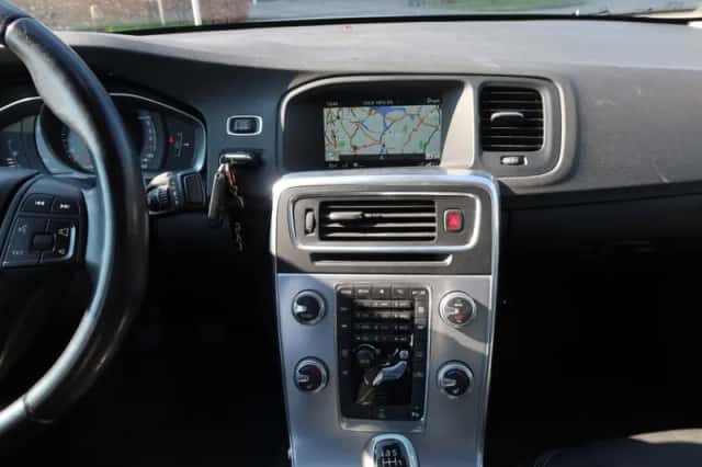 Volvo S60 (2017) thumbnail 12