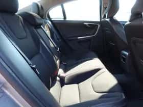 Volvo S60 (2017) thumbnail 9