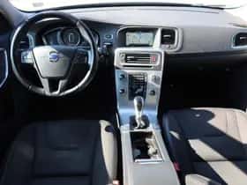 Volvo S60 (2017) thumbnail 10